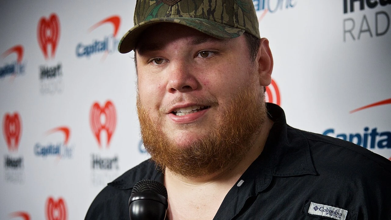 Luke Combs Tour 2026-2027: Setlist Secrets, Stage Sightlines & Ticket Deals